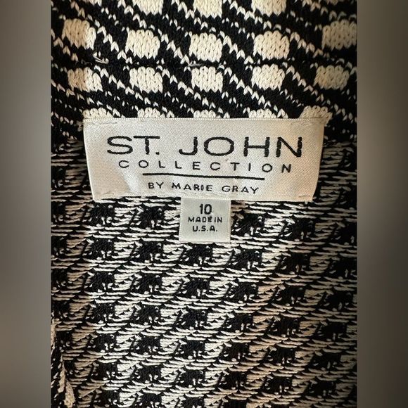 St. John by Marie Gray Beautiful blazer size 10 - Picture 4 of 5